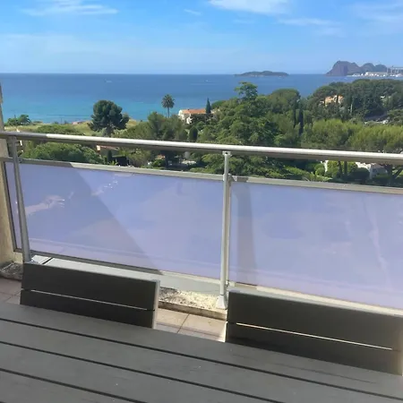 Luminous With Sea View In شقة